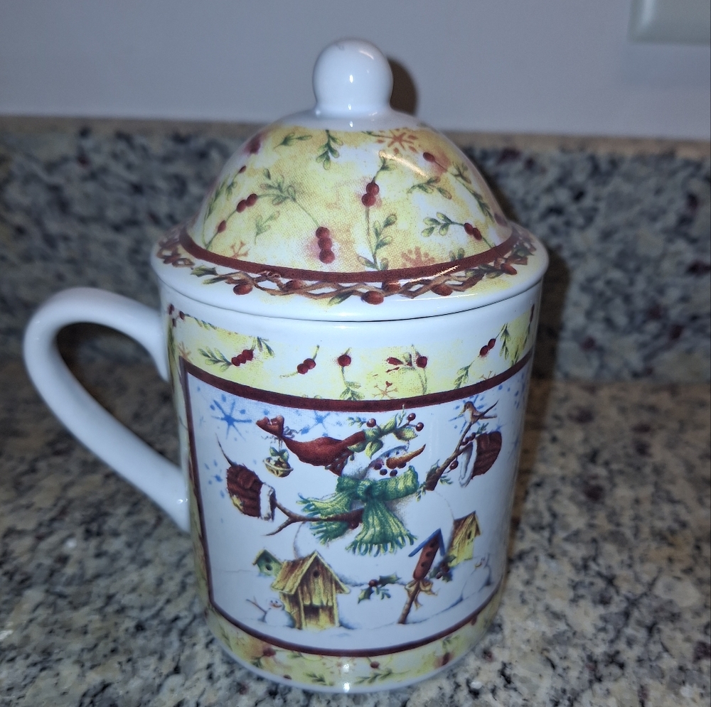 Vintage Center Street Design Teacup With Lid~2002~Snowman and Berries~Coffee Mug